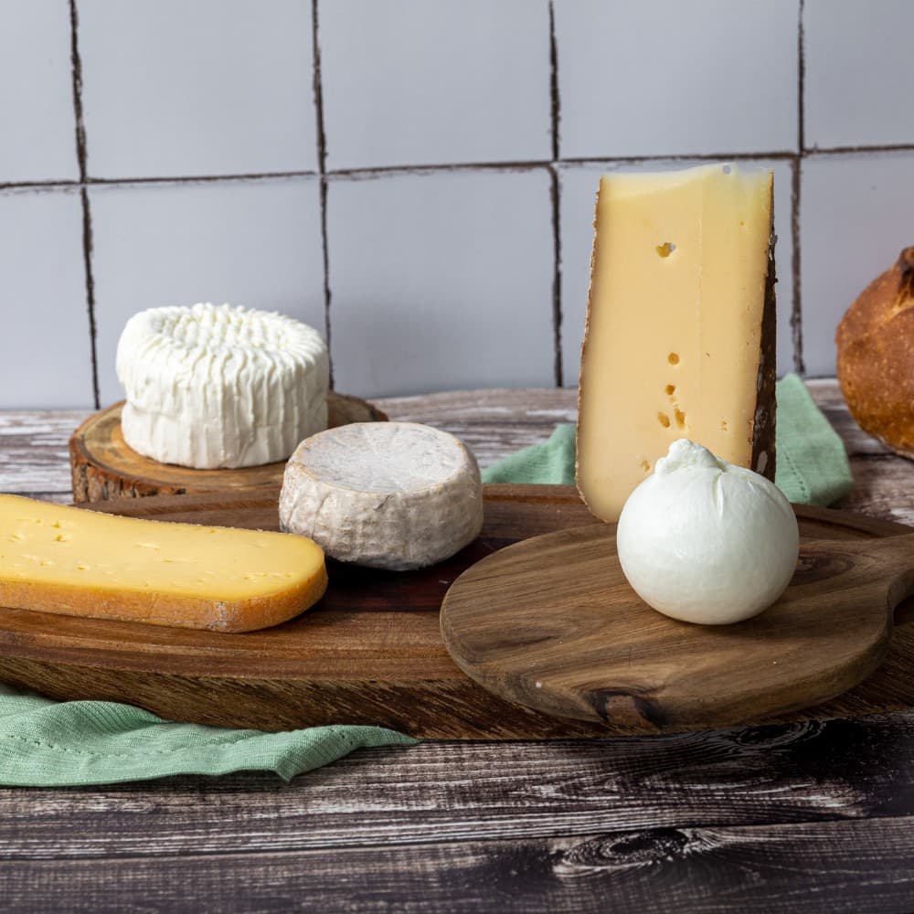 Kit 4 Queijos Paulistas + Queijo Fresco De Búfala Brinde