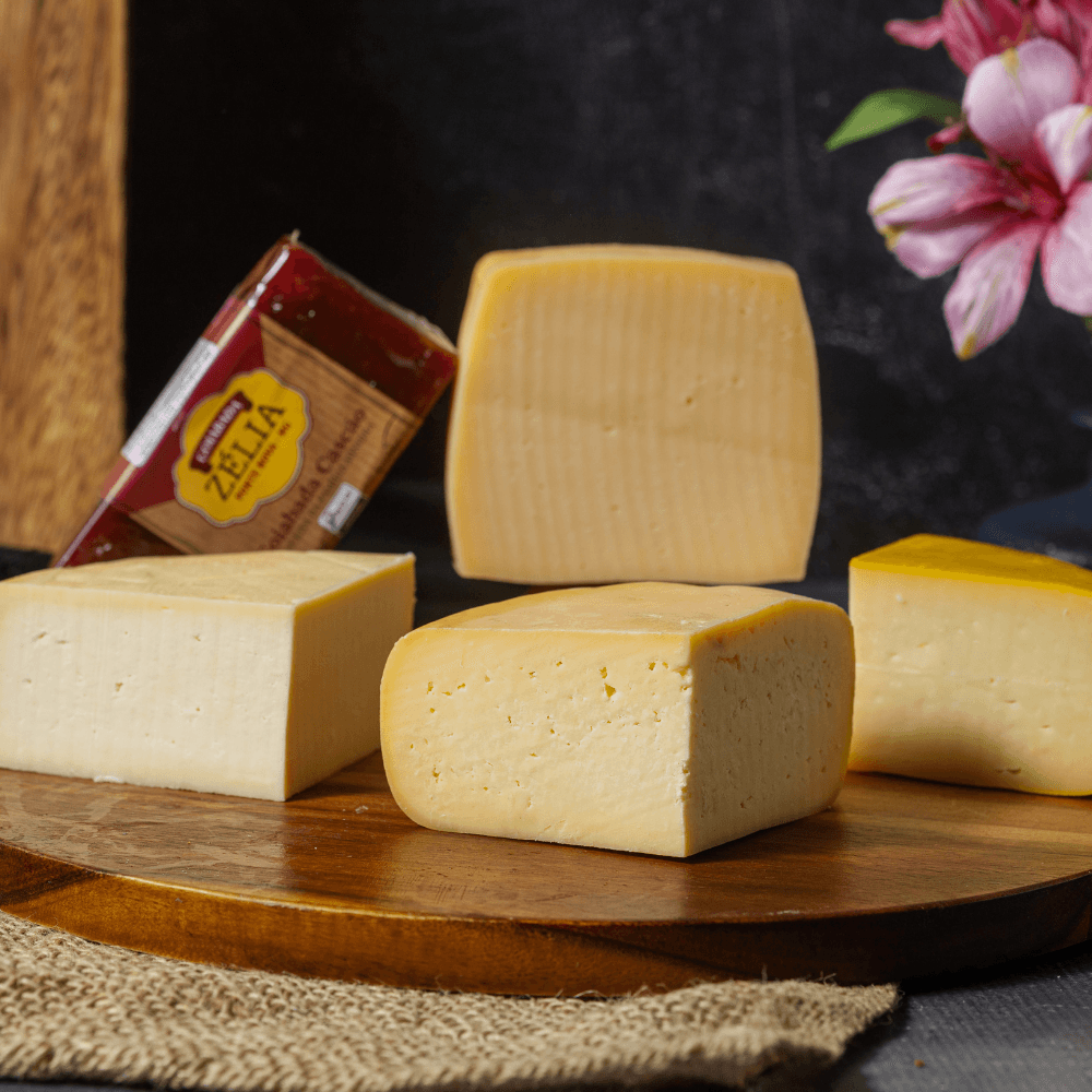 Presente na Caixa Com 4 Queijos Meia Cura + Goiabada De Brinde thumbnail 3