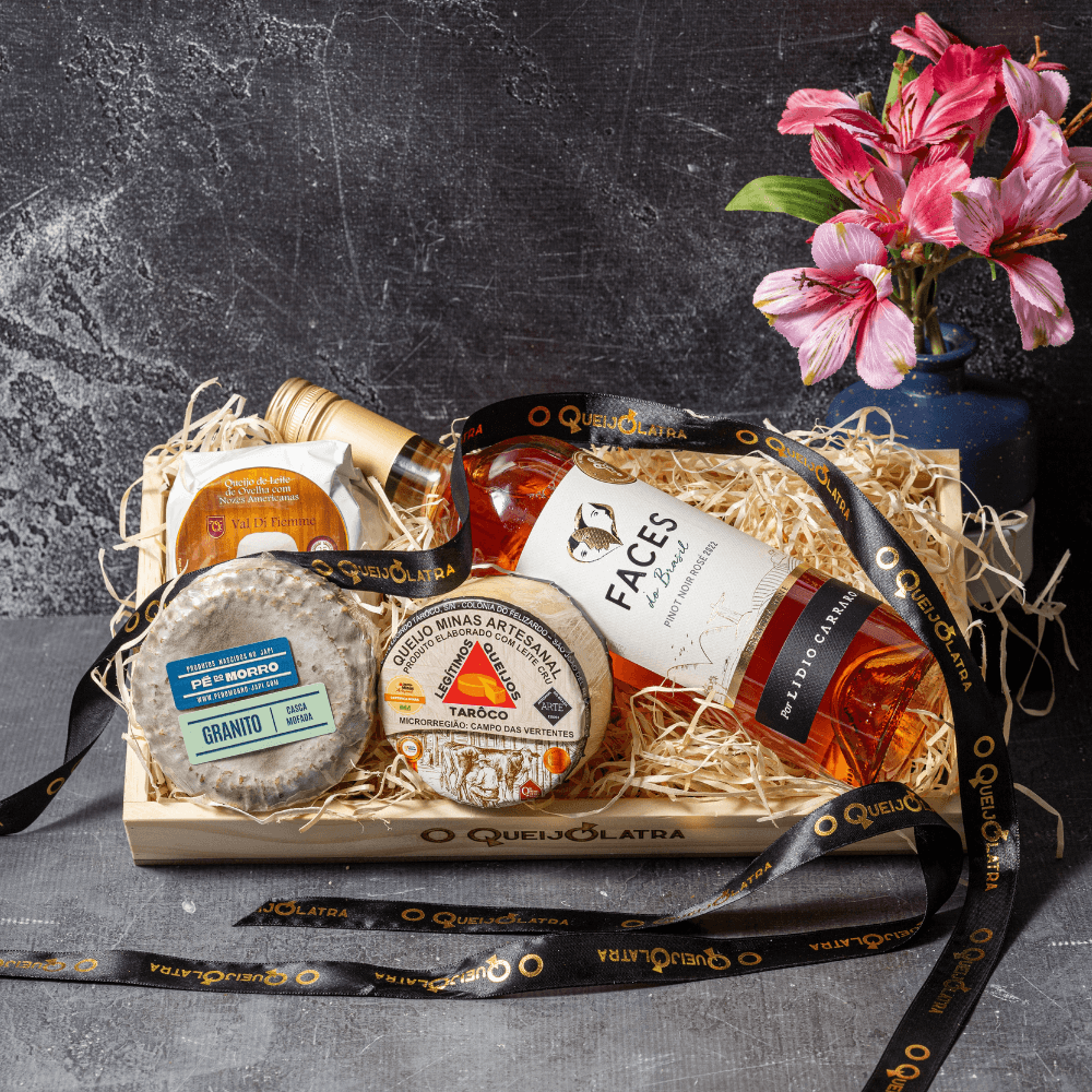 Cesta de Presente - 3 Queijos com Vinho Rosé