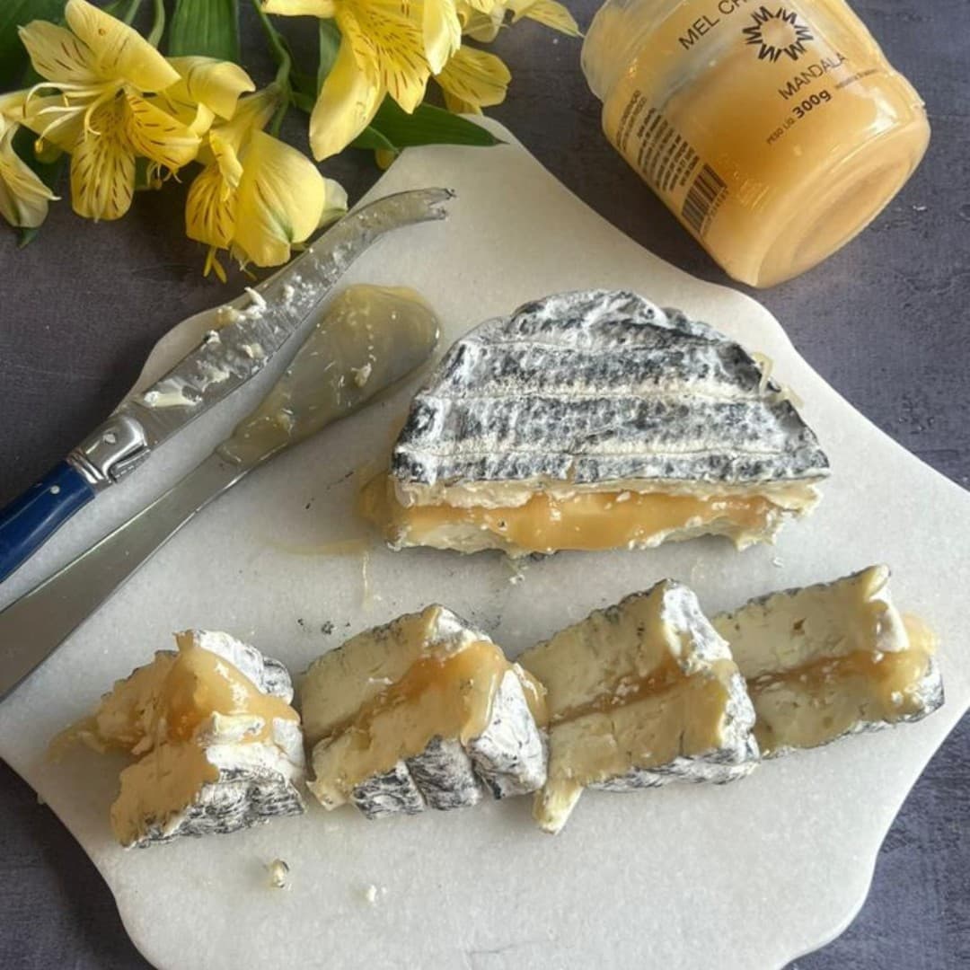 Queijo Artesanal Lua Cheia + Mel Cremoso
