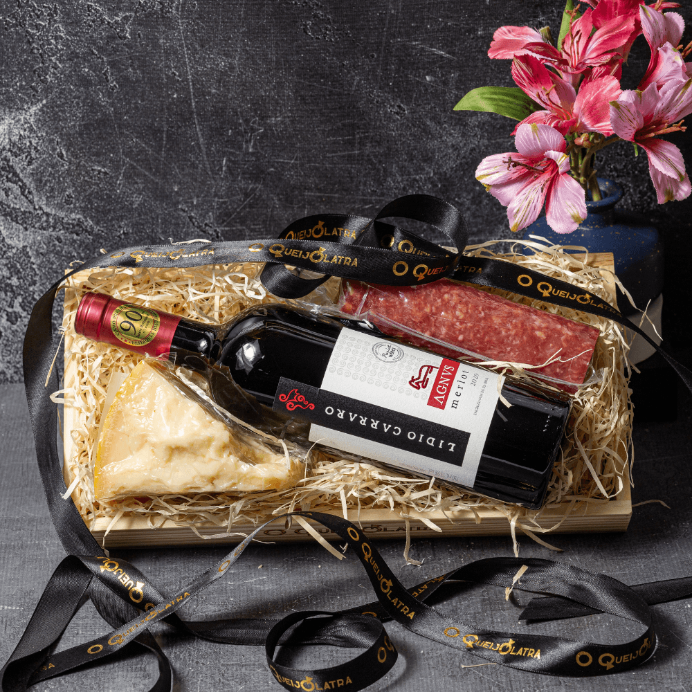CESTA DE PRESENTE QUEIJO + VINHO + CHARCUTARIA thumbnail 2