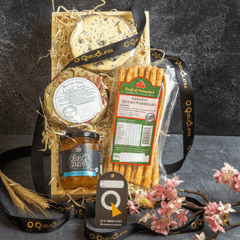 Cesta de Presente Especial - 2 Queijos Cremosos + Geleia + Grissini