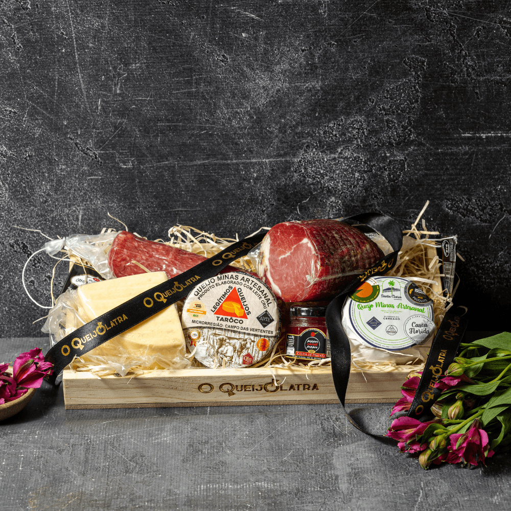 Cesta de Presente - 3 Queijos Meia Cura + 2 Charcutarias + Geleia