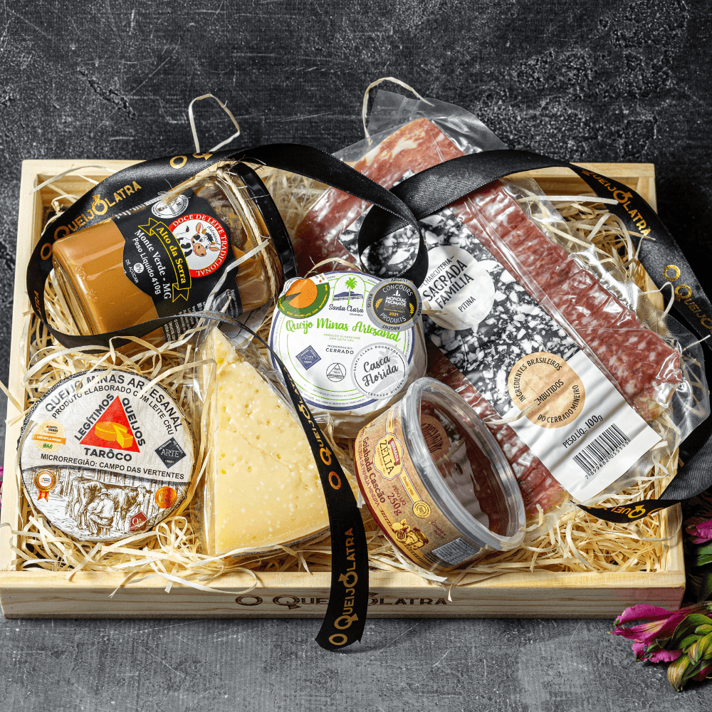 Cesta de Presente Mineira - 3 Queijos + Goiabada + Doce de Leite + Charcutaria