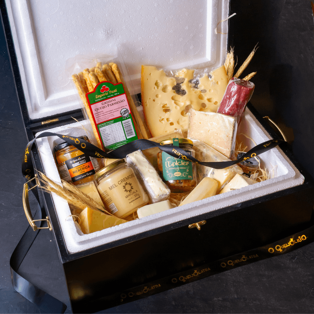 Cesta de Presente - Caixa Preta Especial de Queijos - Menu Degustação 10 melhores queijos + Mel Cremoso + Geléia + Antepasto + Grissini